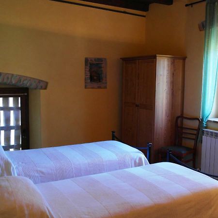 Ai Chiosi Affittacamere Pontremoli Exterior foto